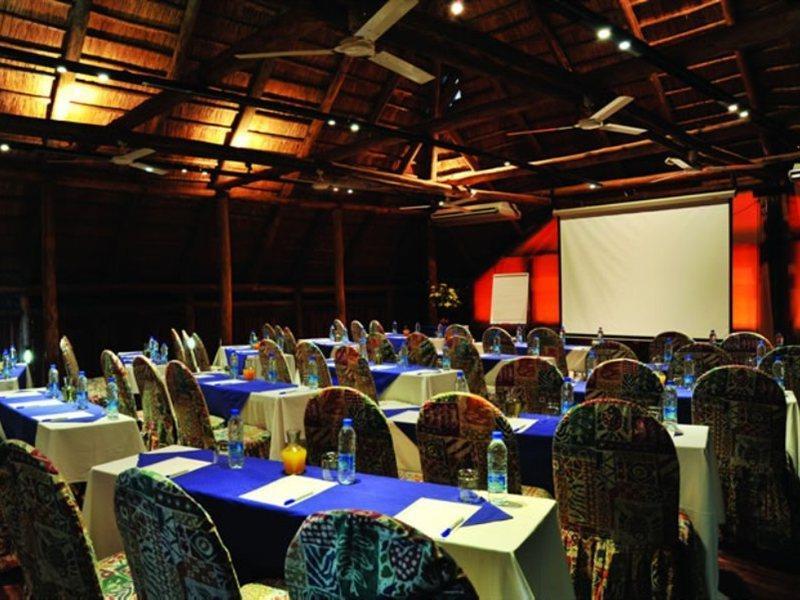 Hotel Safari 4*
