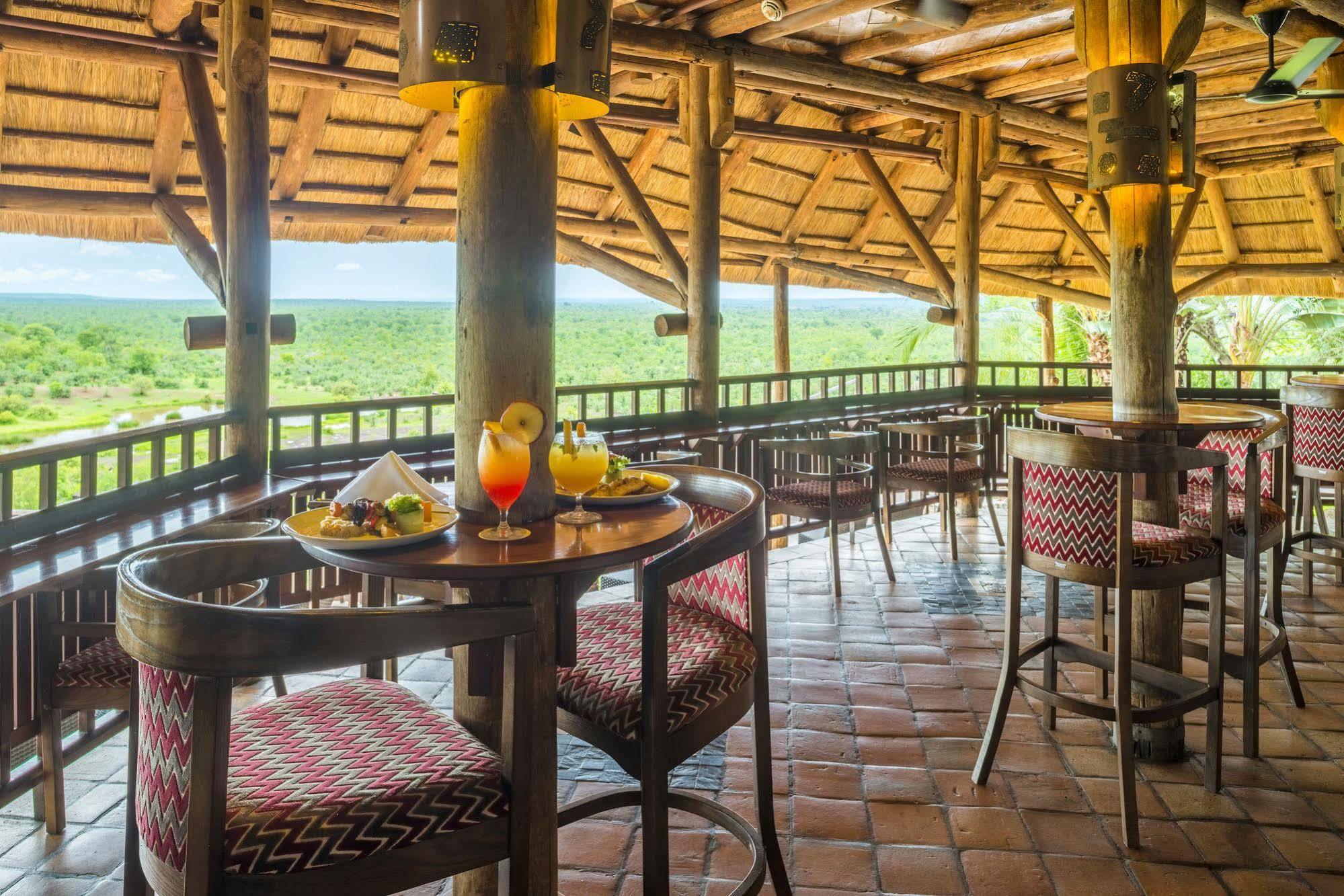 Safari 4* Victoria Falls
